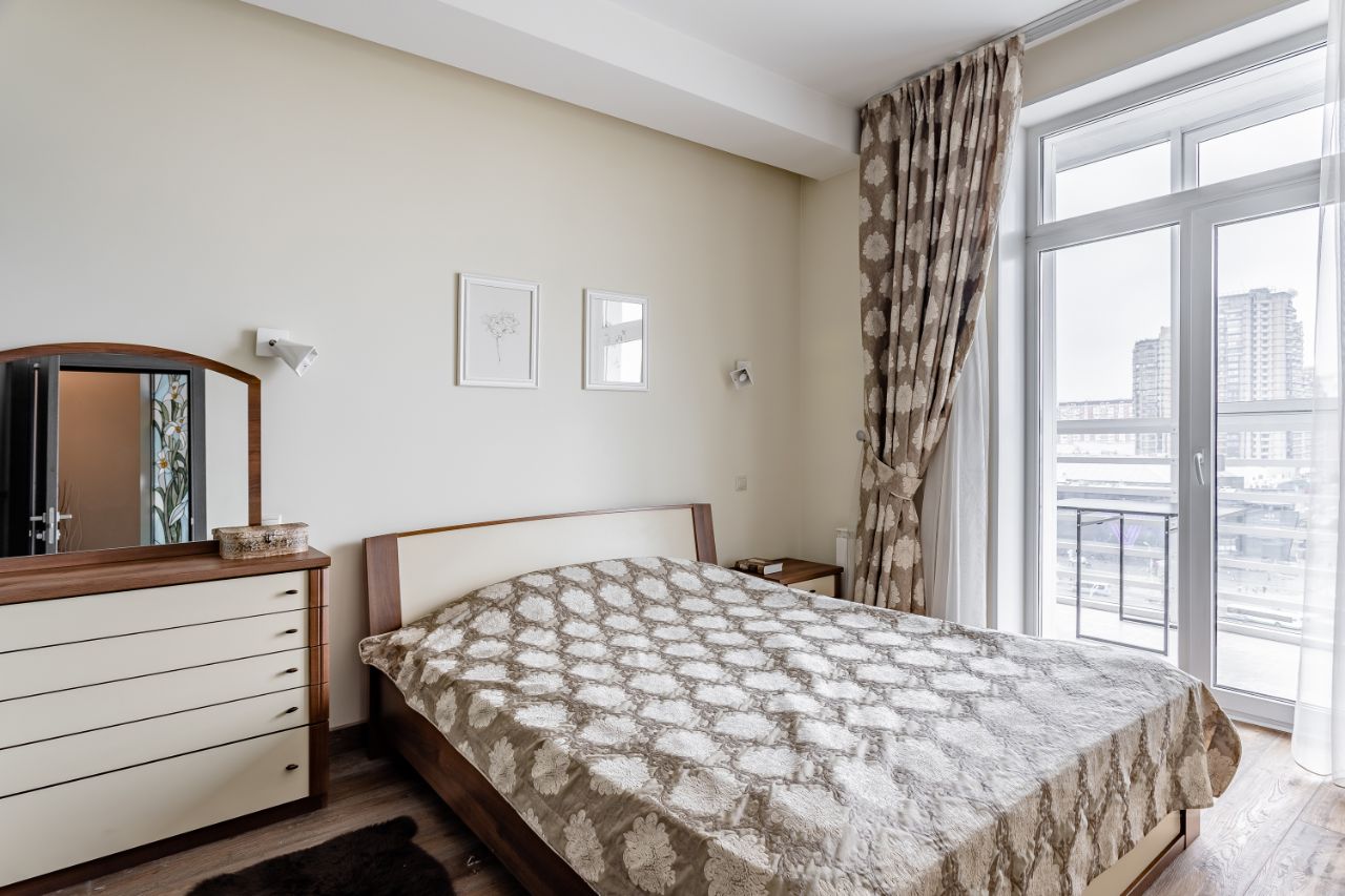 однушка на окраине москвы. четырёхкомнатная квартира в казани. юго западная снять посуточно. квартиры в казани посуточно недорого. посуточные квартиры в москве район юго западный.