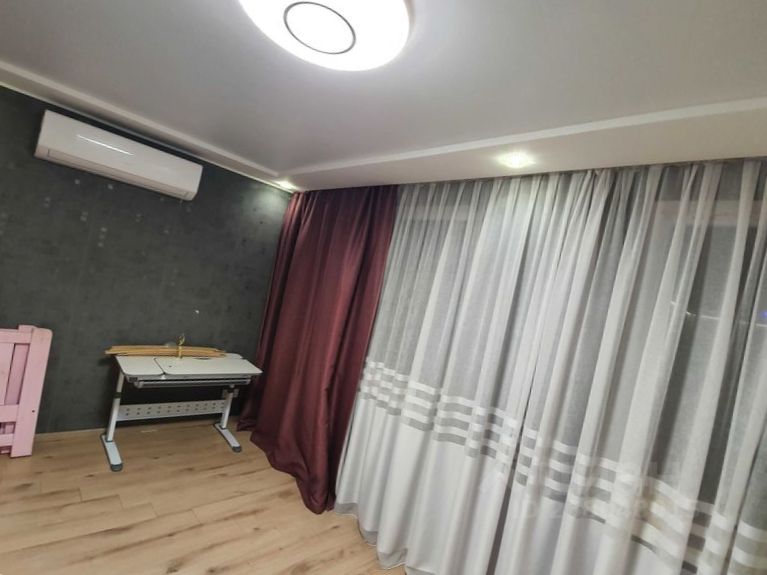 Продажа трехкомнатной квартиры 57.5м² ул. Пионерская, 10