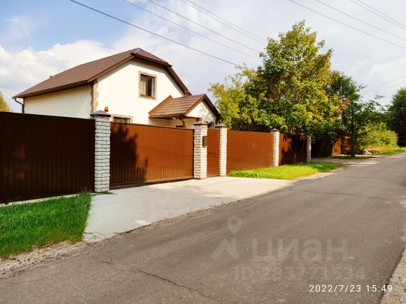 Столбы с номерами домов