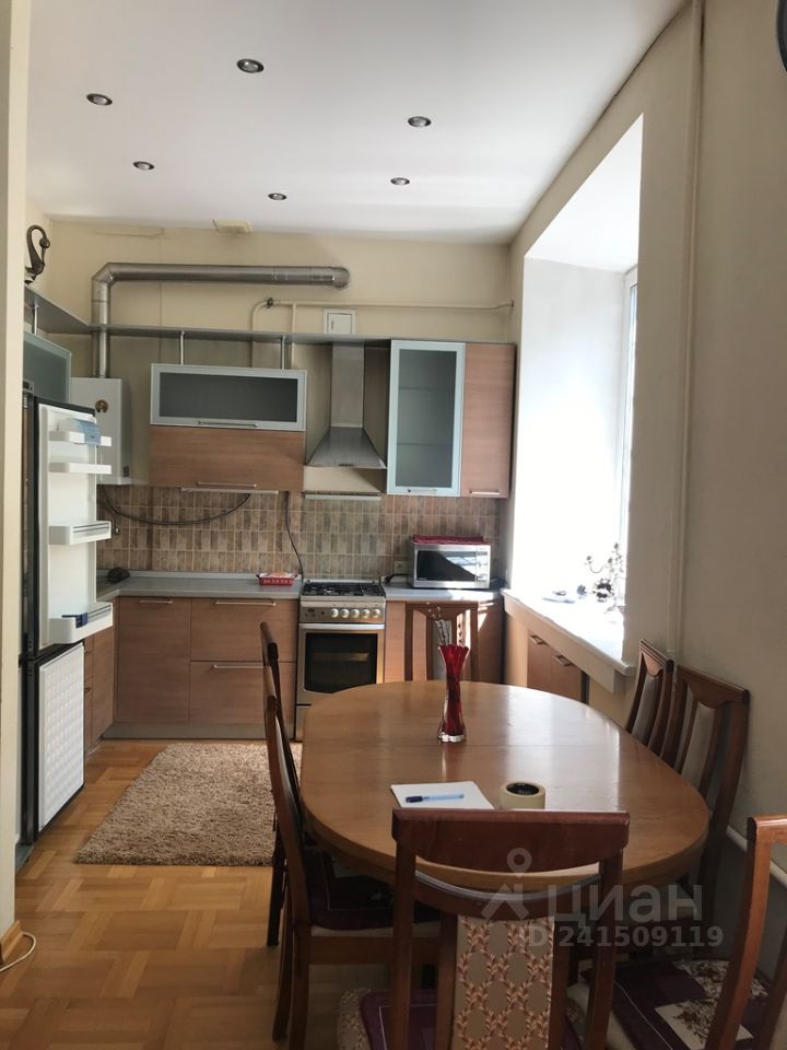 Сдам трехкомнатную квартиру 71.2м² Большой Каретный пер., 17С3, Москва, ЦАО, р-н Тверской м. Цветной бульвар - база ЦИАН, объявление 241509119