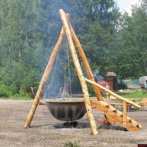 Лесное кресло тренога из дерева