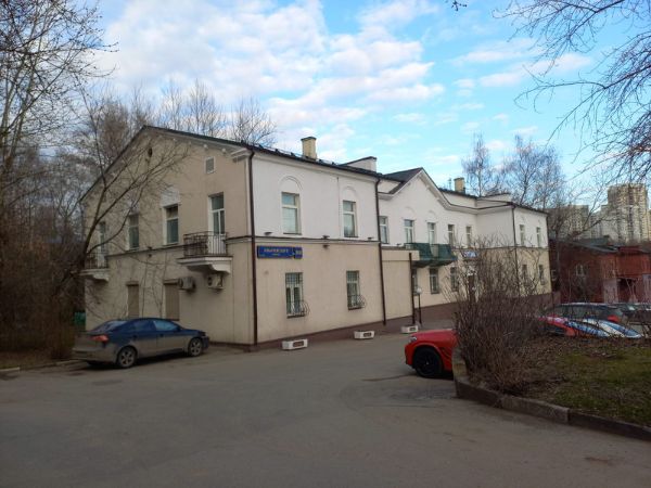 Отдельно стоящее здание на ул. Лобачевского, 108