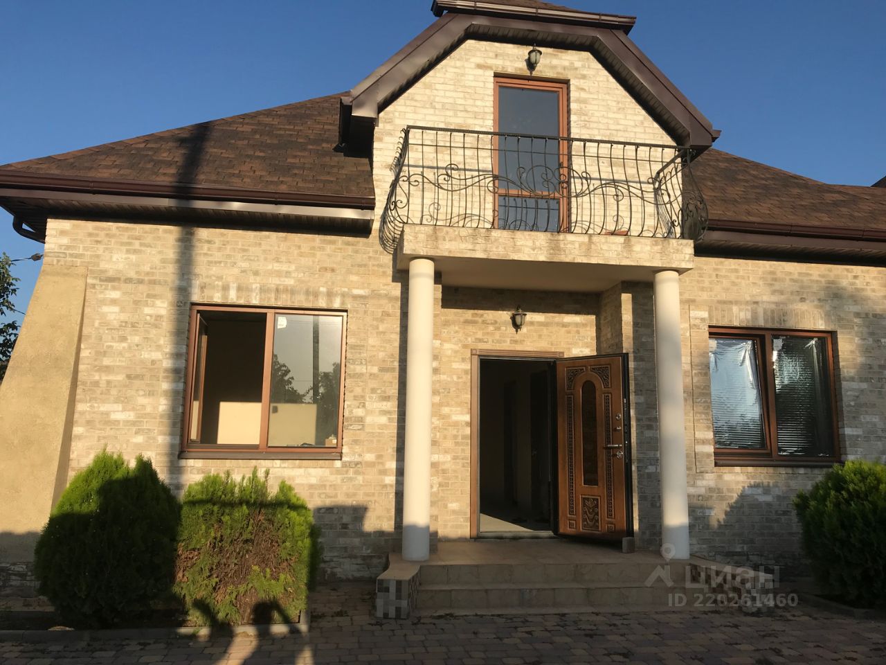 дом ростов на дону камышеваха. аксай дом с цветными окнами. хутор камышеваха ул риволи 1 а. кирпич на земле. камышеваха аксайский район центральная 3.