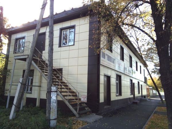Отдельно стоящее здание на ул. Зои Космодемьянской, 43