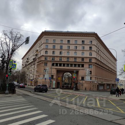 Дом со скульптурами на яузском бульваре покровские ворота