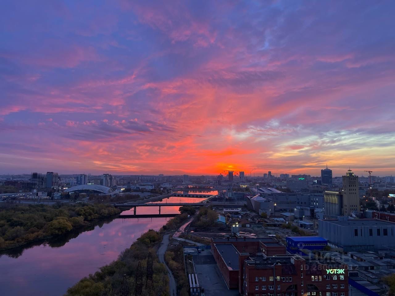 Продаю трехкомнатную квартиру 90м² ул. Энгельса, 4, Челябинск ...