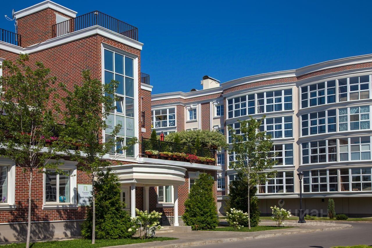 Тольятти спортивная 1. Комплекс Прилесье Тольятти. Микрорайон Прилесье Тольятти. Жилой комплекс Прилесье. Апарт отель Прилесье Тольятти.