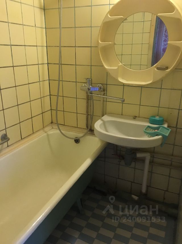 Купить трехкомнатную квартиру 50м² ул. Федора Полетаева, 25, Москва, ЮВАО, р-н Рязанский м. Окская - база ЦИАН, объявление 240091533