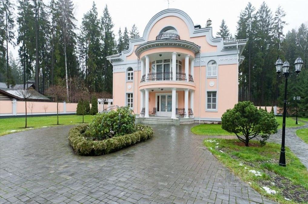 Продажа дома 1000м² Московская область, Можайский городской округ, Грибово деревня - база ЦИАН, объявление 231030148