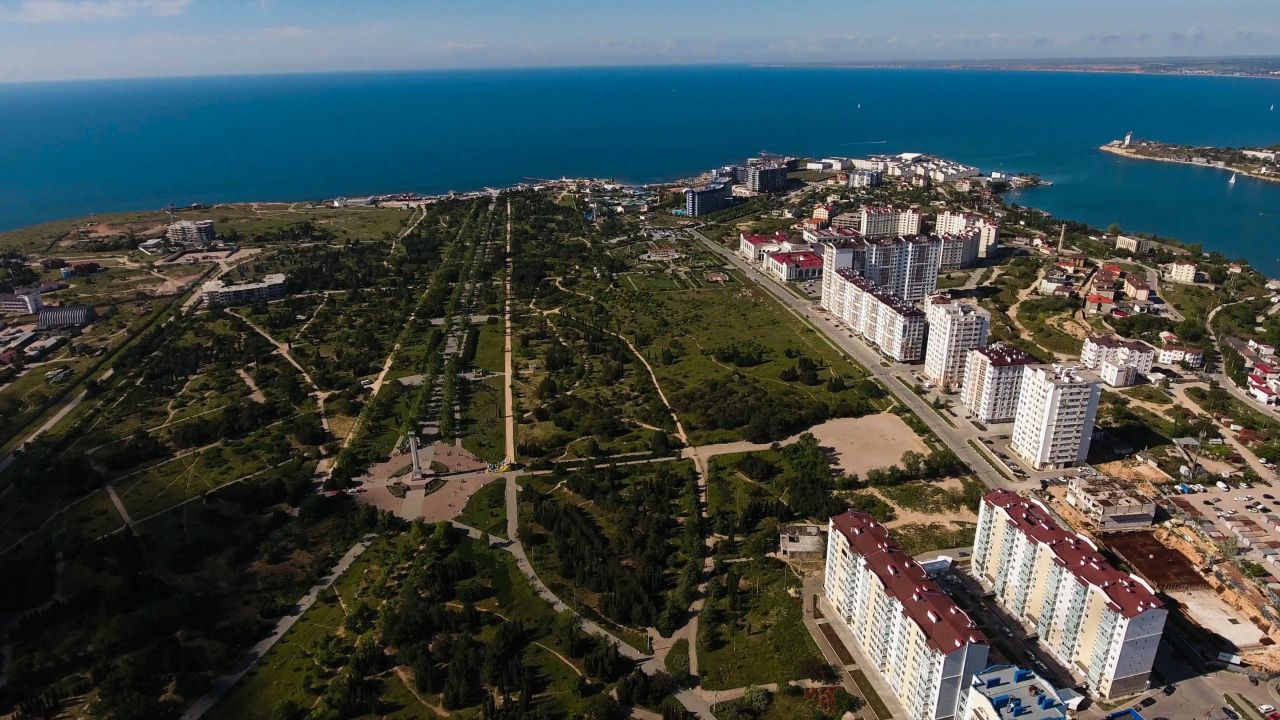 Севастополь ул гагарина. Ул Парковая Севастополь. Севастополь, Парковая ул., 12. ЖК парк Победы Севастополь. Парк Победы Севастополь сверху.