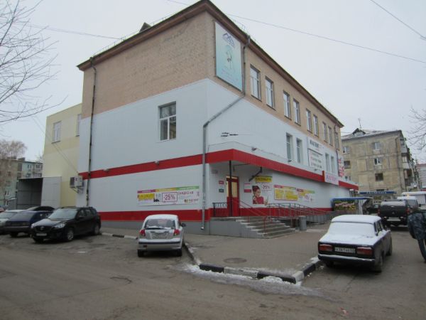 Торговый комплекс на ул. Полетаева, 29