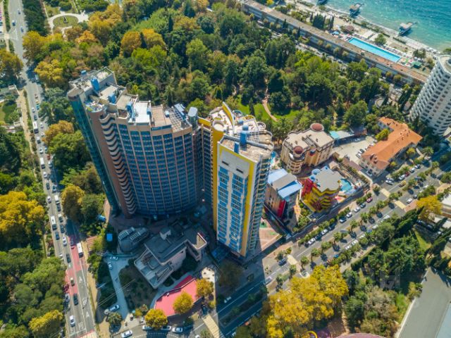 жк новая александрия. новая александрия сочи. жк александрия сочи. здание сочи александрия. проспект пушкина 6 сочи.