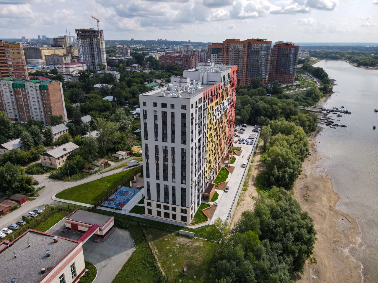 Жк маяк казань. ЖК Маяк Новосибирск. ЖК Маяк Орел. ЖК Маяк Лесстр Энгельс. ЖК Маяк Нижний Новгород.