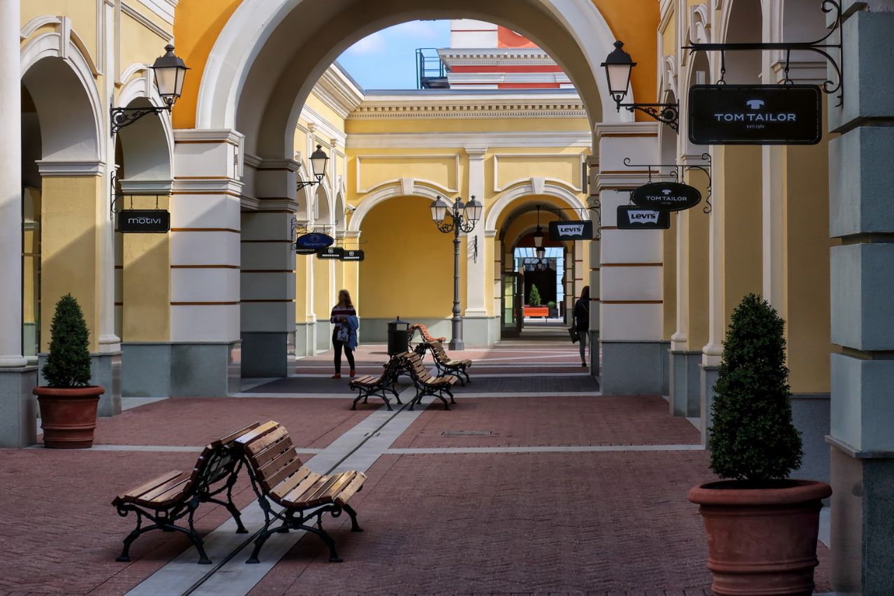 ТЦ Outlet Village Пулково (Аутлет Виладж Пулково) – аренда и продажа  торговых помещений в Торговом центре Outlet Village Пулково (Аутлет Виладж  Пулково), Санкт-Петербург, Пулковское ш., 54В – Коммерческая недвижимость  ЦИАН