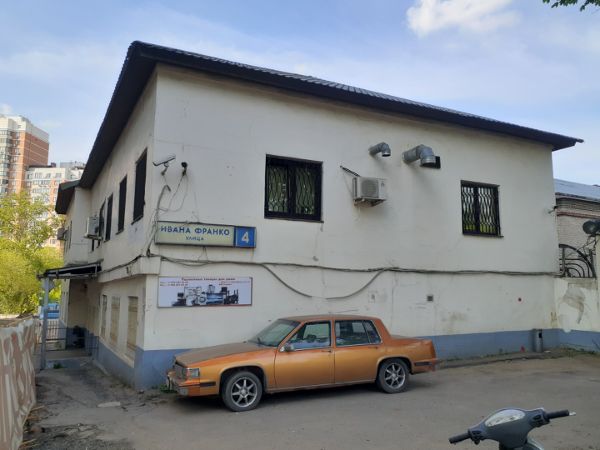 Административное здание на ул. Ивана Франко, 4к4