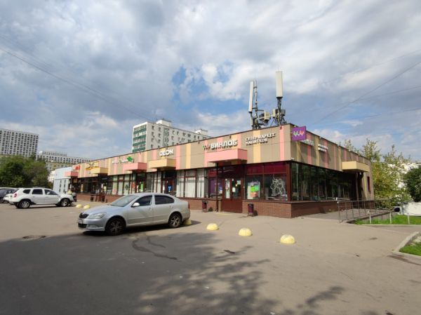 Торговый центр на ул. Ясеневая, 32к3