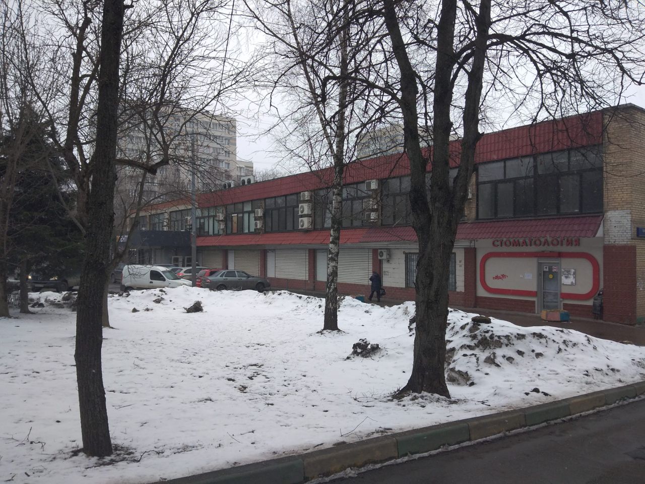 Торговом центре на ул. Обручева, 55А