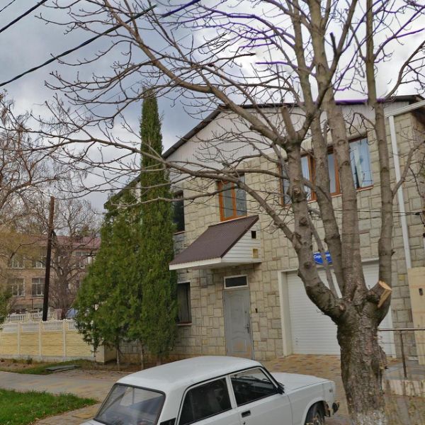 Отдельно стоящее здание на ул. Серафимовича, 20