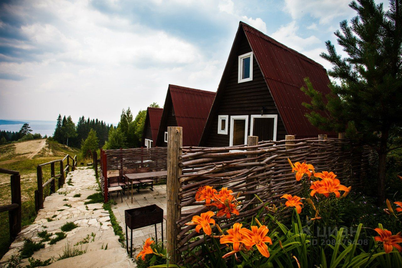 Green wood поселок. Greenwood, посёлок городского типа Полазна. Полазна Пермский край. Поселок Полазна Пермский край. База отдыха Полазна Пермский край.