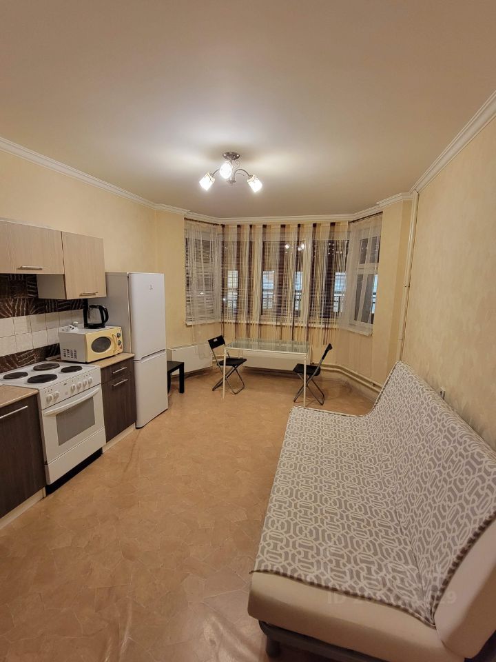 Сдам двухкомнатную квартиру 60м² ул. Сходненская, 5