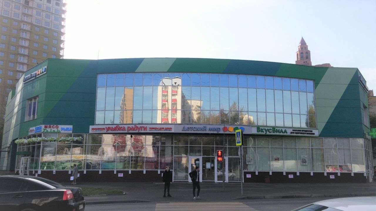 Торговом центре на ул. Зеленодольская, 25
