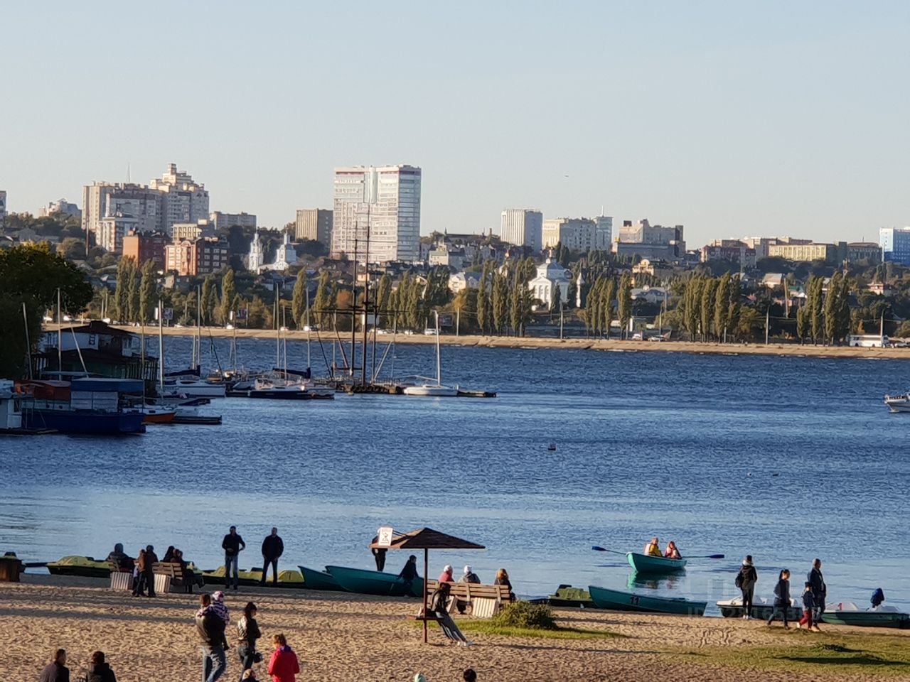 Сутки воронеж. Веб камера Воронеж вид на водохранилище. Парк Алые паруса Воронеж фото 2021.