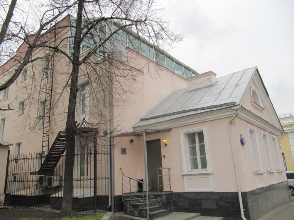 Отдельно стоящее здание на ул. Большая Ордынка, 44с1