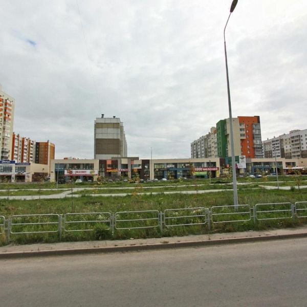 Торговый центр на ул. Академика Королёва, 3