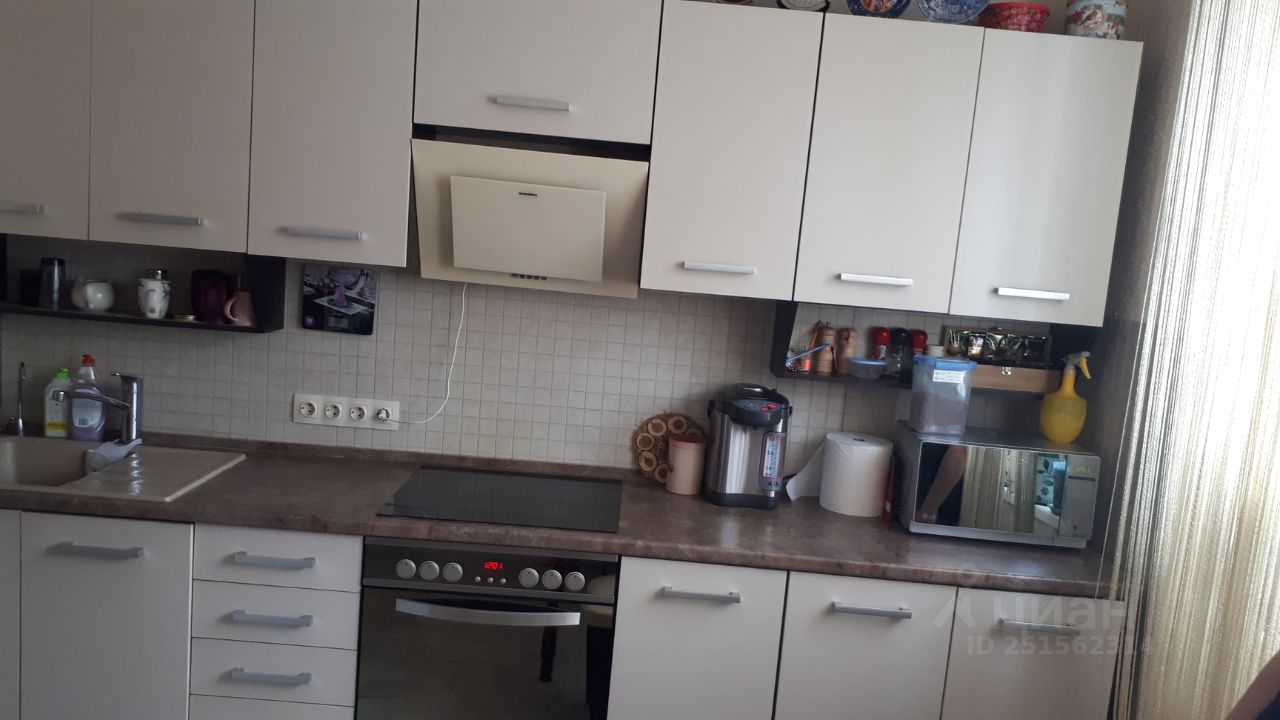 Продаю трехкомнатную квартиру 77м² ул. Барышиха, 16, Москва, СЗАО, р-н Митино м. Митино - база ЦИАН, объявление 251562314