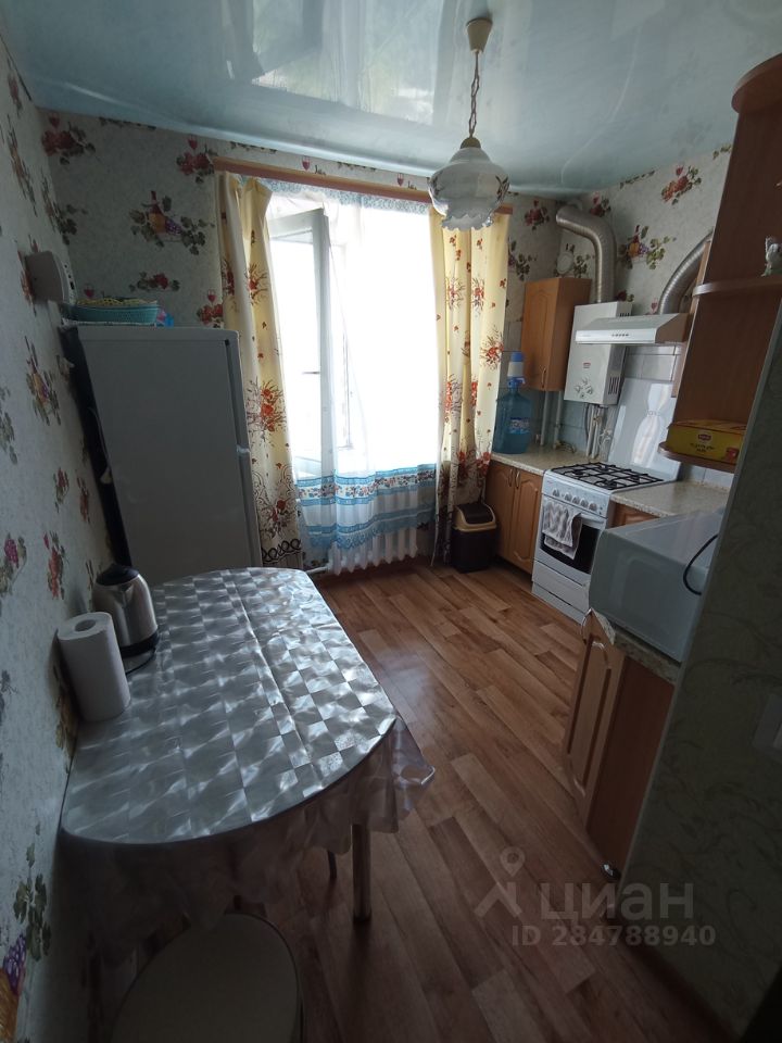 Сдам двухкомнатную квартиру 50м² ул. Героев Пионеров, 71А, Каменск ...