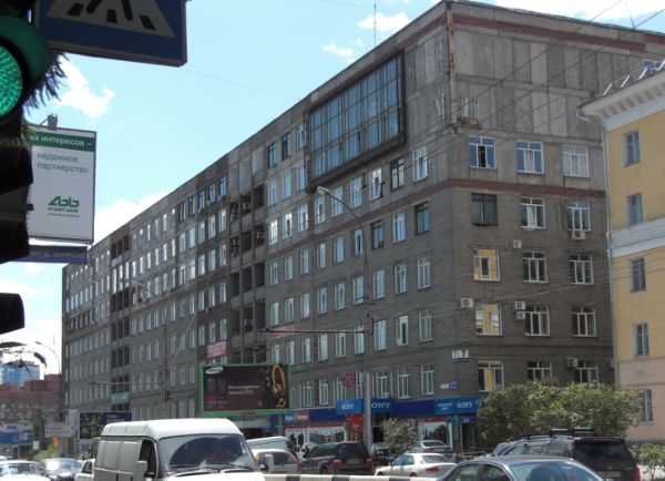 Офисное здание на проспекте Димитрова, 7