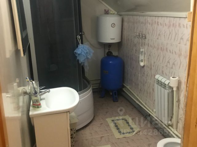 Интерьер ванной комнаты, совмещенной с туалетом