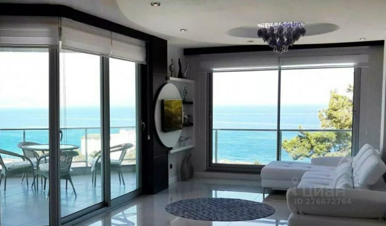 Квартира с видом на море. Квартира с панорамным видом на море. Панорамные окна с видом на море. Элитные квартиры с видом на море. Сочи купить квартиру у моря недорого