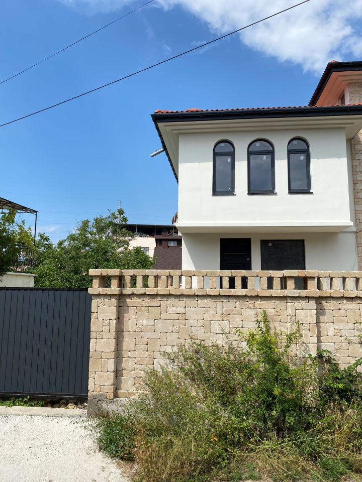 Купить дом 93м² ул. Феодосийская, 2В, Севастополь, р-н Ленинский - база ЦИАН, объявление 236035857