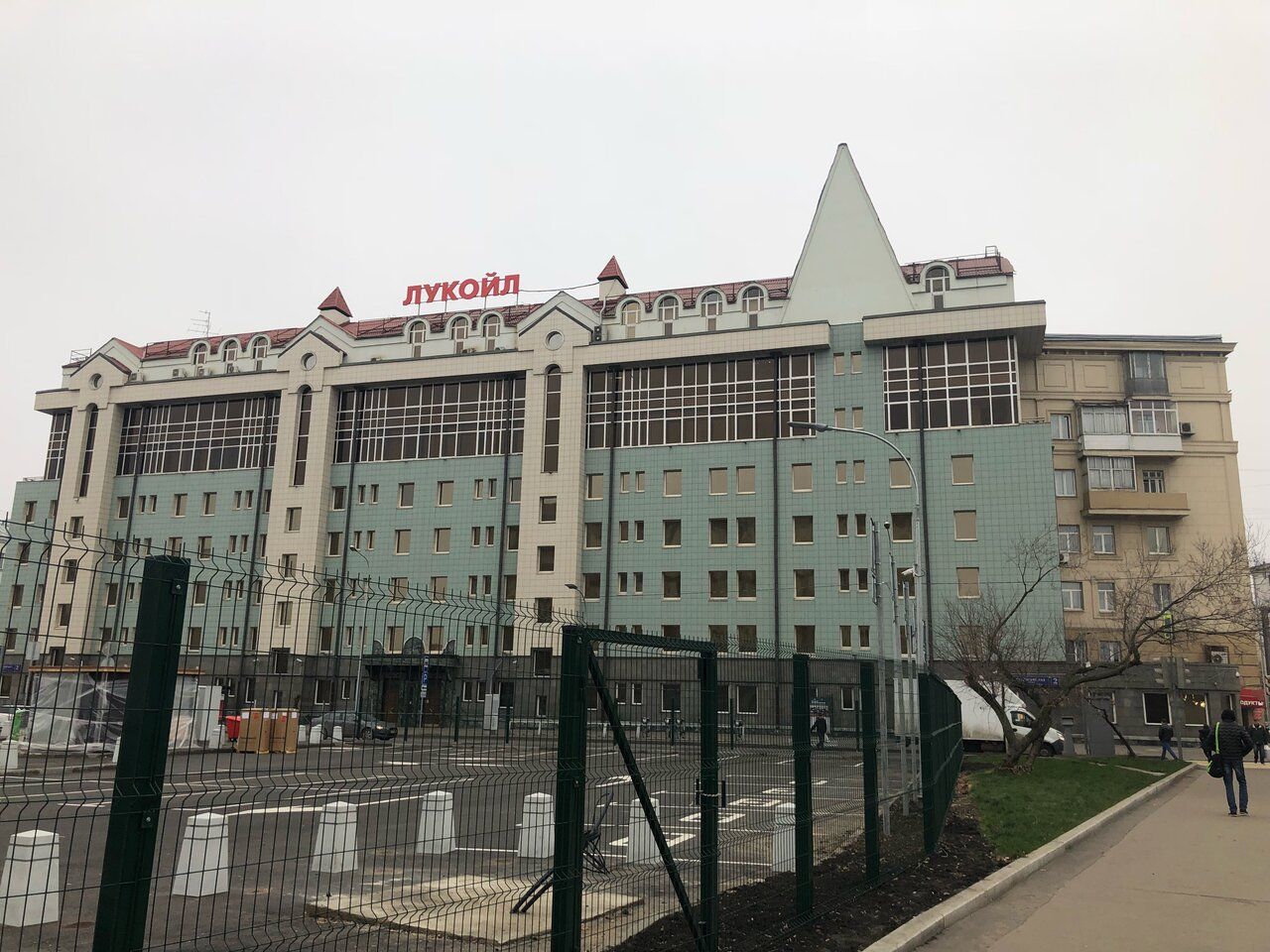 здание лукойл в москве