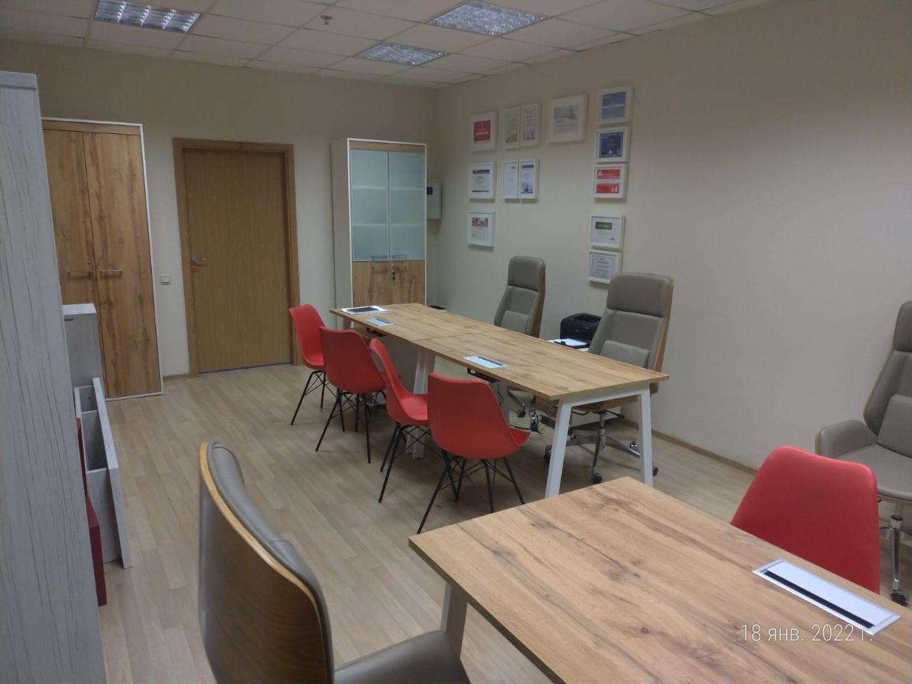 https://cdn-p.cian.site/images/84/816/221/1226184844-6.jpg