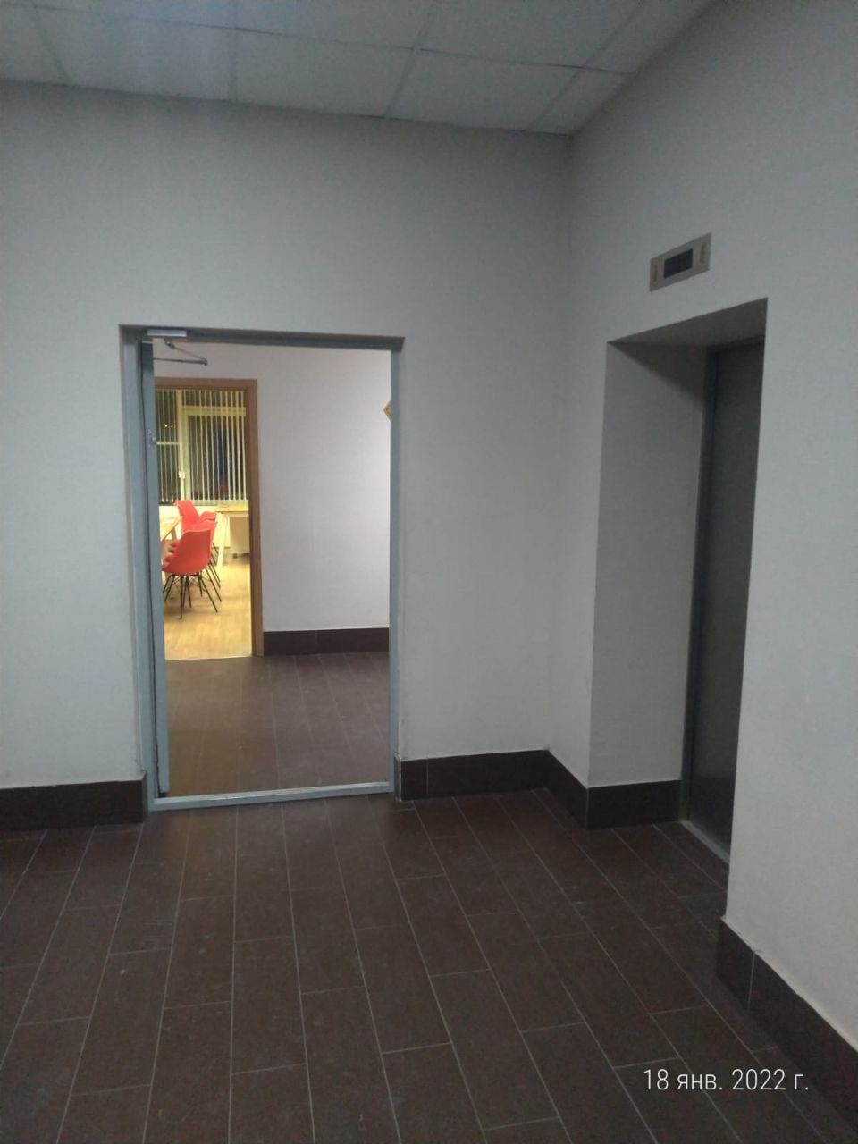 https://cdn-p.cian.site/images/84/816/221/1226184895-6.jpg
