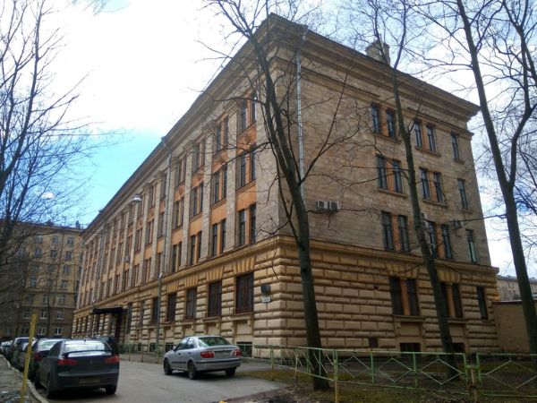 Административное здание на проспекте Юрия Гагарина, 23