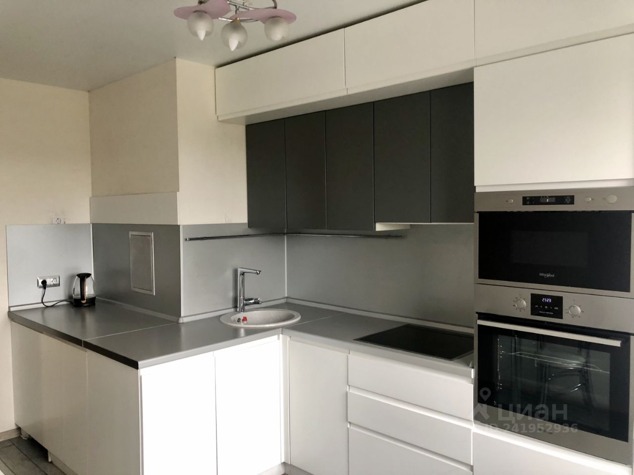 Продаю двухкомнатную квартиру 52.6м² ул. 3-я Нововатутинская, 9, Москва, НАО (Новомосковский), Десеновское поселение м. Теплый Стан - база ЦИАН, объявление 241952936