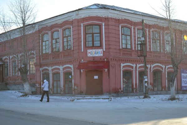 Торговый центр на ул. Карла Либкнехта, 21