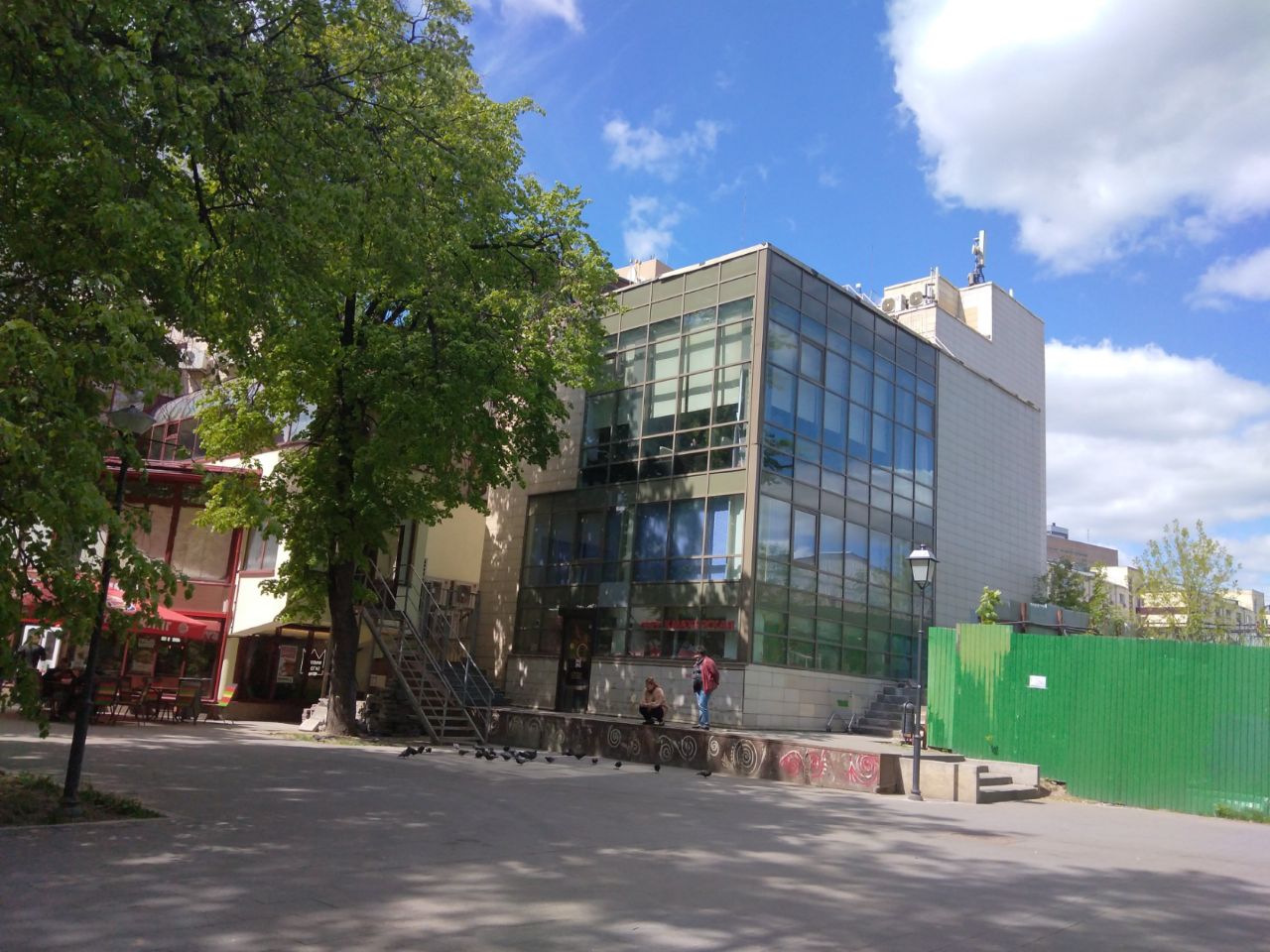 Торговом центре на ул. Авиамоторная, 41