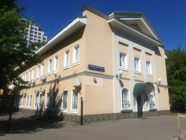 Отдельно стоящее здание на ул. Литвина-Седого, 4с1