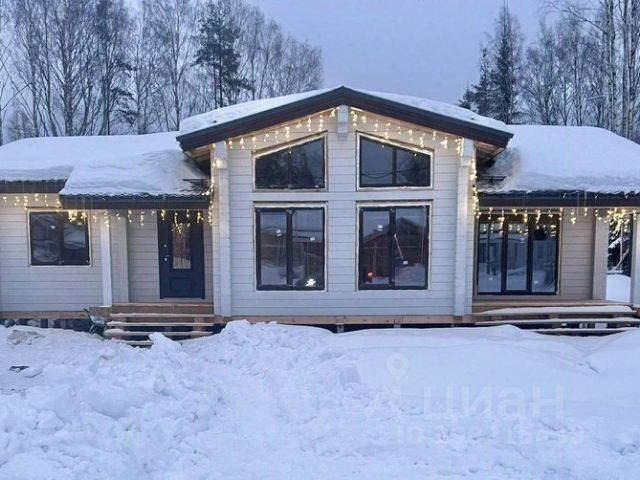 Удивительный дом на воде, полный вид — Укрбио