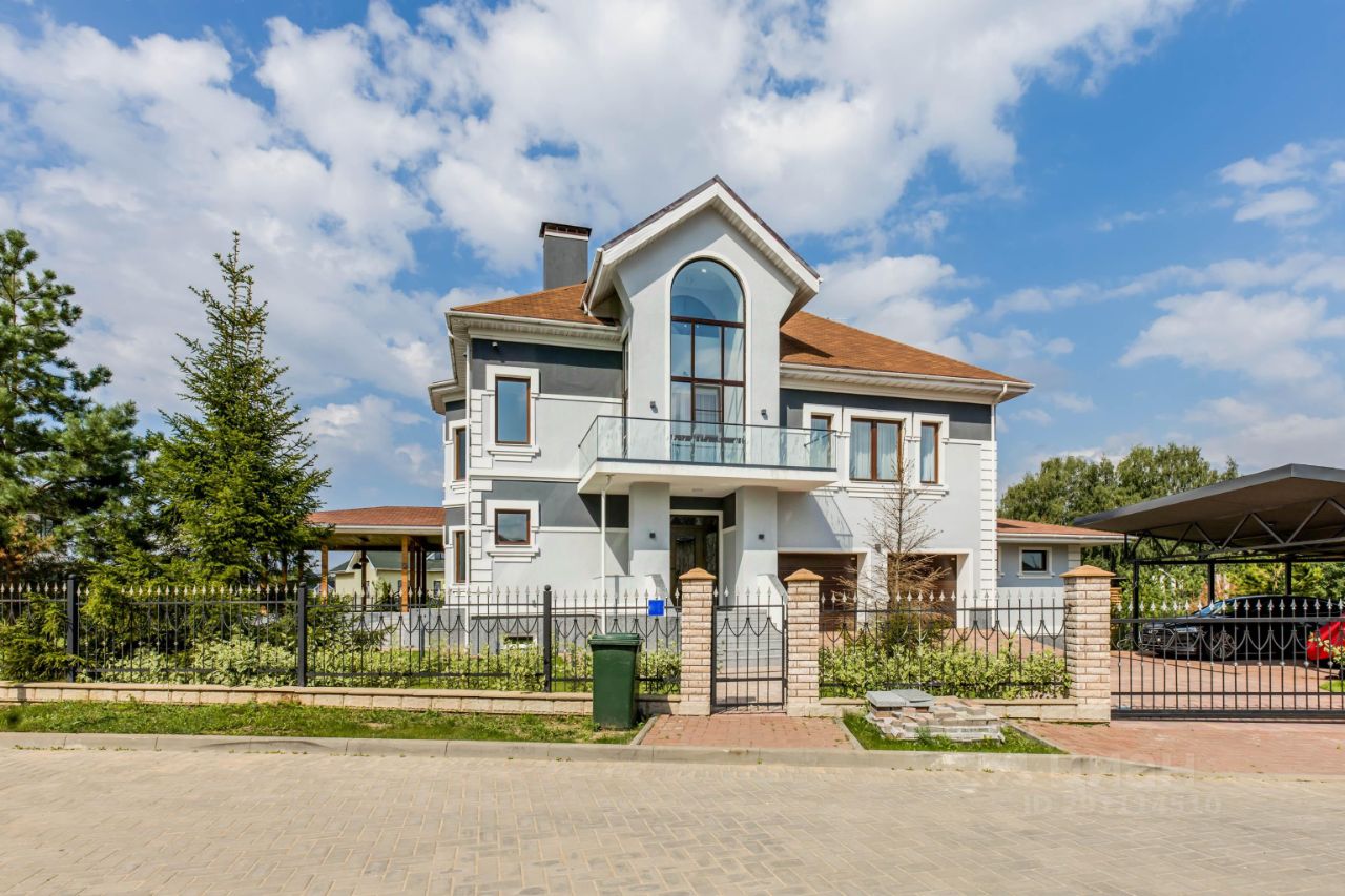 Под кронами московская область
