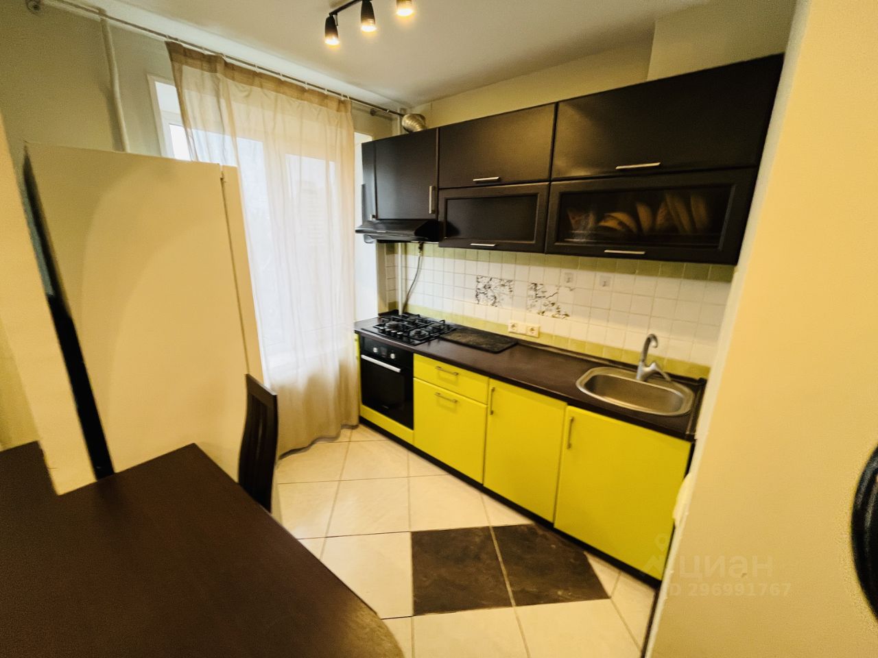 Продаю двухкомнатную квартиру 46м² Нахимовский просп., 37К1, Москва ...