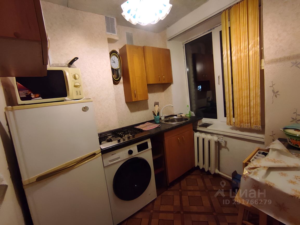 Продажа трехкомнатной квартиры 54.1м² Ленинградская область, Кингисепп ...