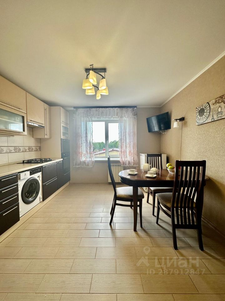 Купить трехкомнатную квартиру 79м² Октябрьская ул., 13, Кингисепп ...