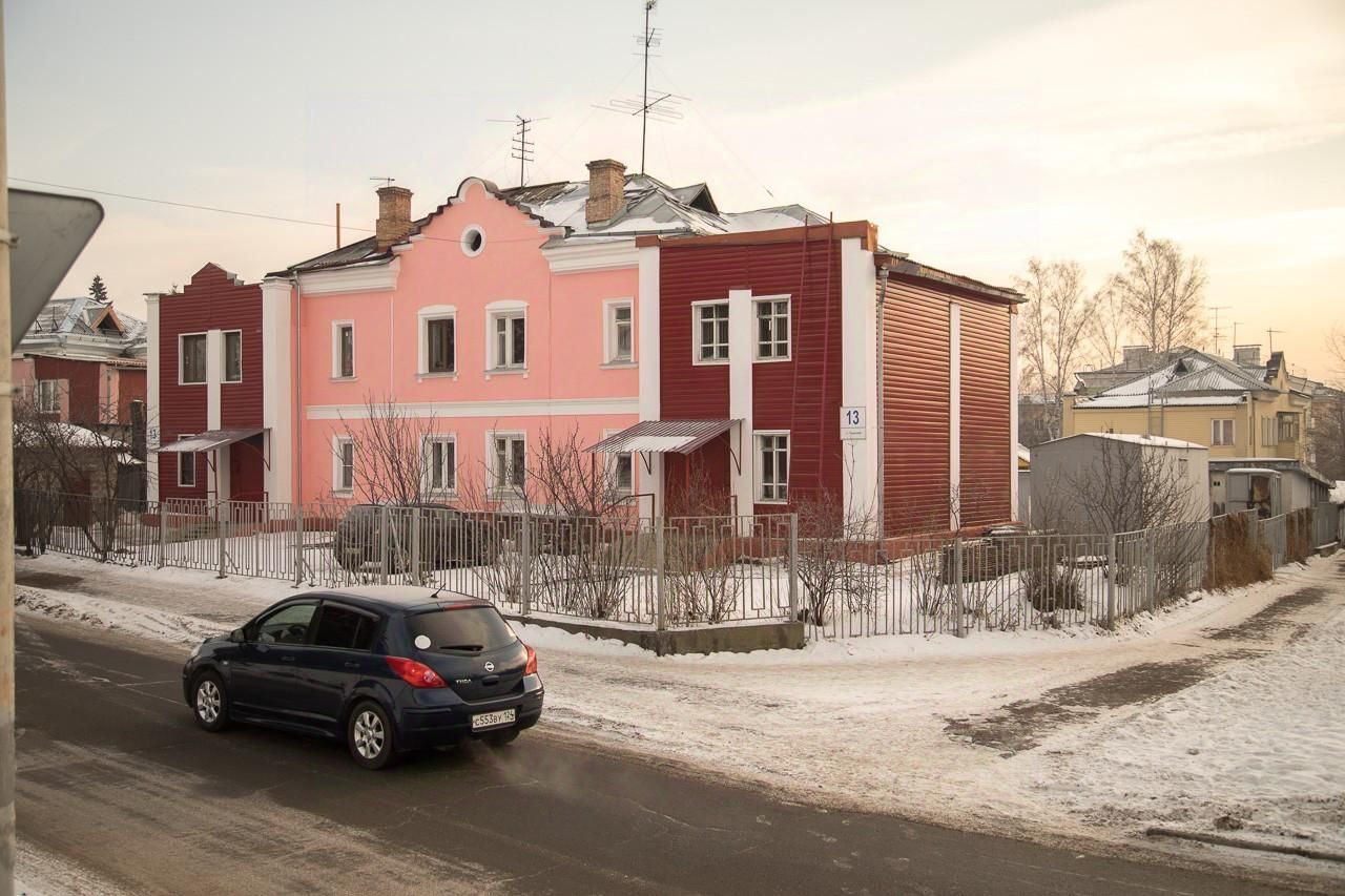 Дом на сегодня красноярск. Коттедж на парковой Красноярск. Парковая 12 Красноярск