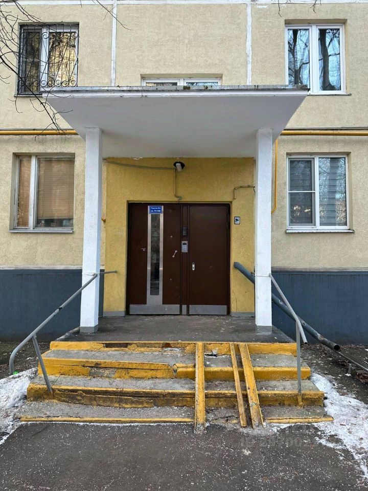 Продажа однокомнатной квартиры 325м² Новосибирская ул, 11, Москва