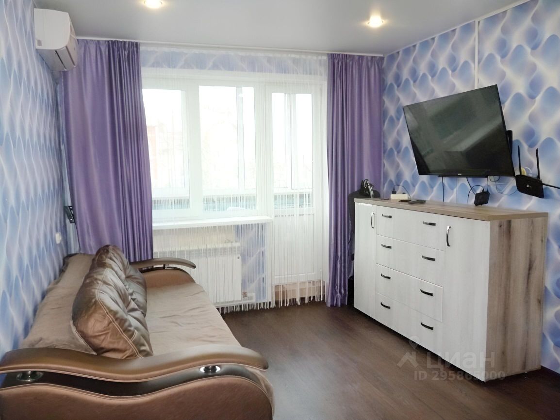 Продаю двухкомнатную квартиру 47.3м² ул. Алексеева, 29, Россошь ...